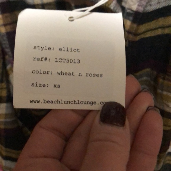 2 beachlunchlounge plaid shirts!❤️ - Picture 8 of 8